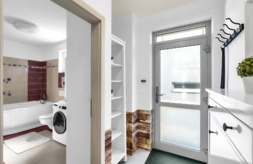 Stupava Apartment | BNB Stupava Apartment with Garden and Parking