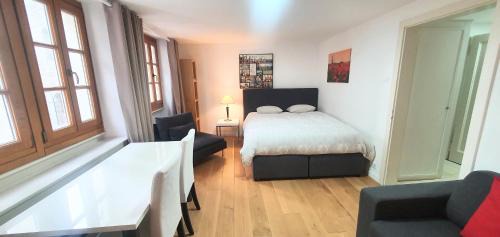 Geneva Old Town Apartment | Boël 3 studio