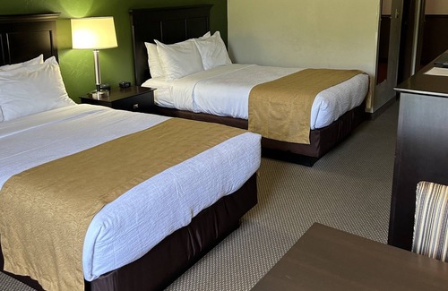 Wetmore Hotel | Boarders Inn & Suites by Cobblestone Hotels - Munising