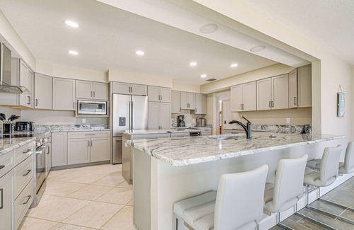 Dixie Shores House | Boat Dock & Pool: Bayfront Crystal River Home