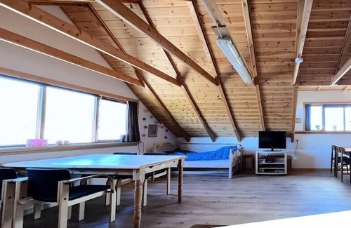 Oravik Apartment | Boathouse right by the fjord, with amazing views