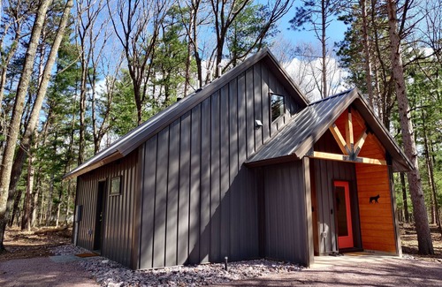 Wisconsin Dells Cabin | Bobcat Cabin @ Orange Tractor Retreat: a new, modern cabin on 40 private acres