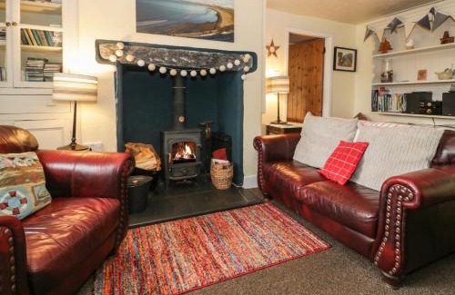 Penrhyndeudraeth House | Bodorwel Cottage