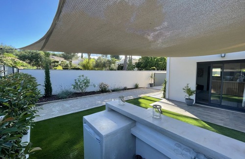 Aigues-Vives Villa | Bohemian chic villa near beach and forest