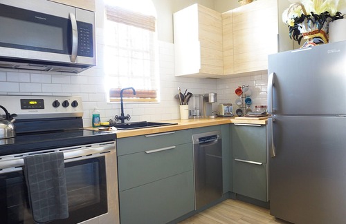 Coral Harbour Apartment | Boho-Baha 2Br Retreat Near Airport