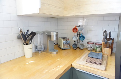 Coral Harbour Apartment | Boho-Baha 2Br Retreat Near Airport