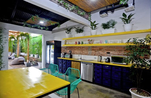 Granada Villa | Boho Bloom Villa (17 new beds w/Pool + w/ac