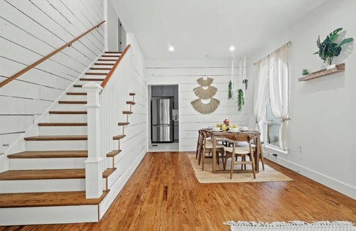 Kessler House | Boho Cinema House · BBQ· Projector · Popcorn machine