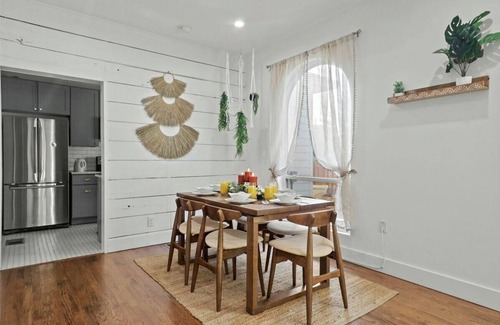 Kessler House | Boho Cinema House · BBQ· Projector · Popcorn machine