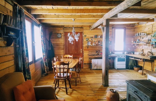 Beocin Cabin | Boho eco cabin in the woods on Fruška gora