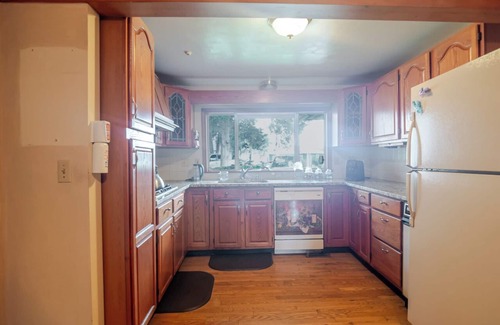 Lexington Park House | Boho Waterfront Retreat - 5BR