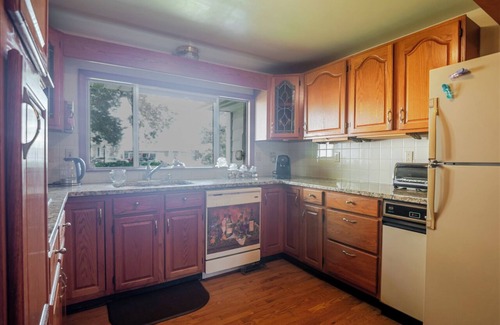 Lexington Park House | Boho Waterfront Retreat - 5BR