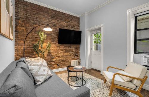 Nolita Apartment | Bold Manhattan Base in Prime Nolita