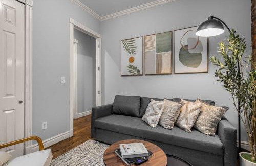 Nolita Apartment | Bold Manhattan Base in Prime Nolita