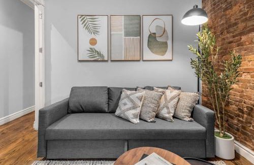 Nolita Apartment | Bold Manhattan Base in Prime Nolita