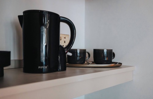 Chinatown Apartment | Bold St | LightFilled | Fireplace | Modern Ensuite