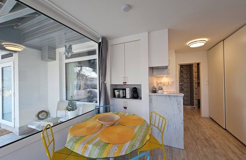 Siska District Apartment | Bolero A Tour As/Modern and comfortable studio with WiFi and AC in Ljubljana