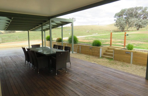 Woodfield House | Bonnie Valley Retreat - Rural Bonnie Doon Property