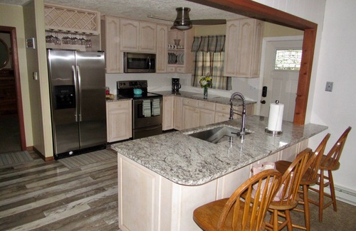 Lake Harmony Estates Cabin | Book for Fall and Winter! Great rates! Family and dog friendly!