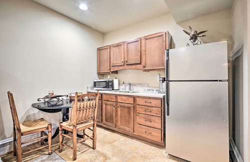 Mount Lena Apartment | Boonsboro Studio w/Wood-Burning Fire Pit!