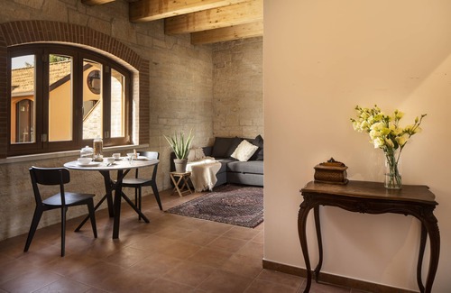 Pietrelcina House | Borgo Olivo-HOME BIANCOLILLA