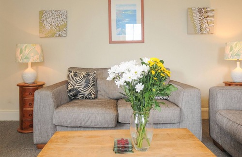 Saint Martin Cottage | BOSISTOW FARMHOUSE, pet friendly, with open fire in Porthgwarra