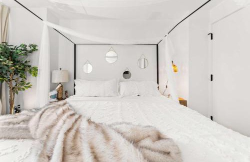 Shawmut Apartment | Boston Family Retreat Suite w Pool Gym & Paid Parking