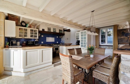 Lucq-de-Bearn House | Bourdasse farmhouse with Pyrenees views, swimming pool, sauna and Nordic bath