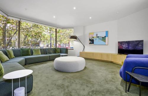 Chinatown Apartment | Bourke Street Urban Retreat