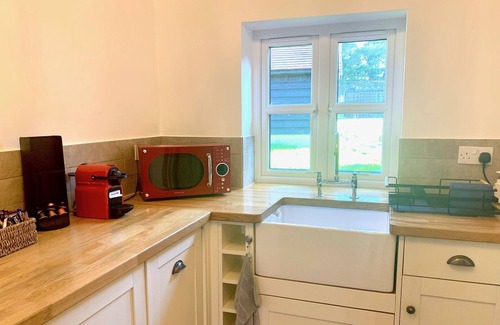 Hailsham Cottage | Boutique 3-Bed Cottage in Hellingly