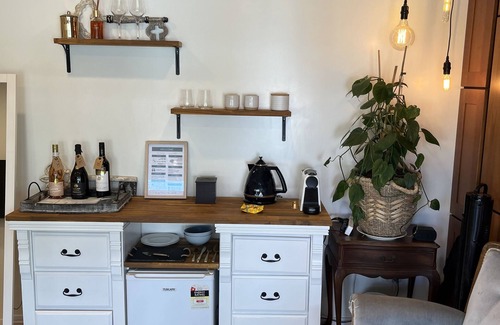 Matamata Cottage | Boutique French Cottage - Walk to Town!