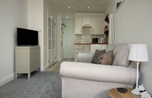 Babbacombe Apartment | Boutique Holiday Apartment in Torquay, Devon within walking distance to the sea