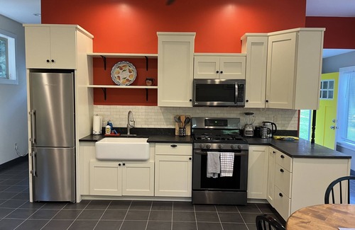 Mount Marion House | Bowie Mountain Studio in heart of the Hudson-Valley's best nature, food, shops.