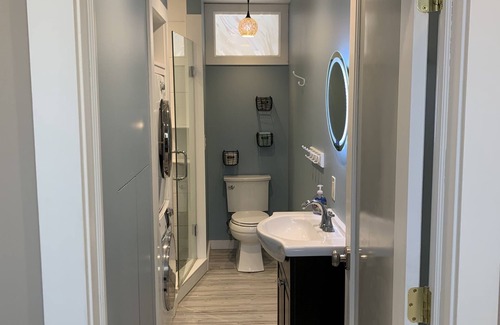 Mount Marion House | Bowie Mountain Studio in heart of the Hudson-Valley's best nature, food, shops.