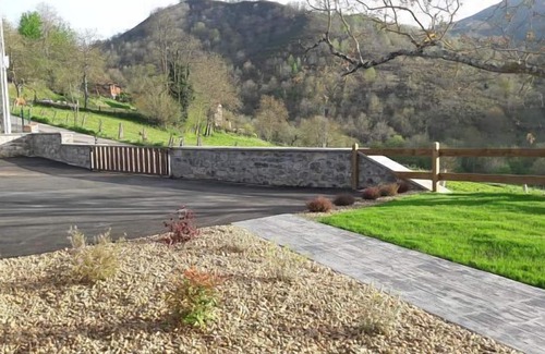 Soto de Cangas Cottage | Bowling 2 people