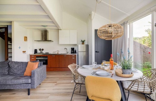 Zwiggelte House | Braamsluiper | Vakantiewoning met grote zonnige tuin