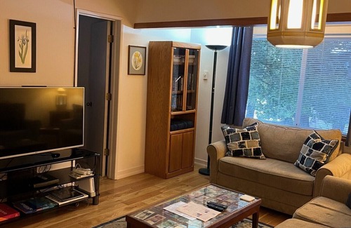 Alvadore Cottage | Bracken Hill Guest House - Quiet country retreat near Eugene and wineries