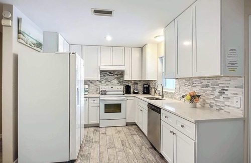 Bayshore Gardens House | Bradenton 5BR/2BA HEATED POOL & Mini Putt