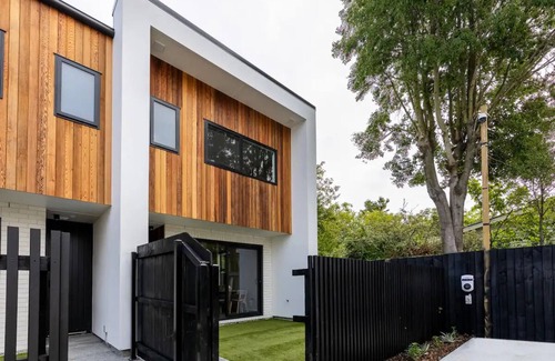 Addington House | Brand New & Central Townhouse