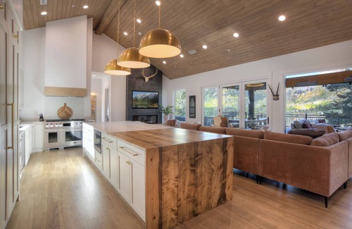 Columbine Lake House | Brand New Home on 2 Acres - Amazing Deck/Views - Hot Tub/BBQ/Fire Table/AC