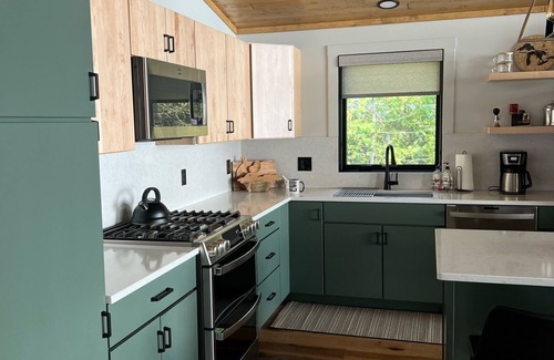 Mohawk House | Brand New Lake House - Charming waterfront property near Mount Bohemia