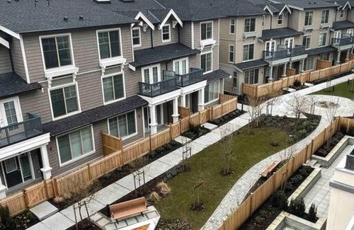 Willoughby Apartment | Brand New Luxury 1 Bedroom Condo W/Free Parking