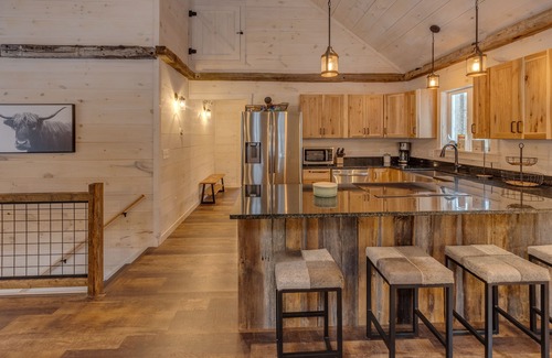 Campton House | Brand new mountain home with rustic charm in the heart of the whites!