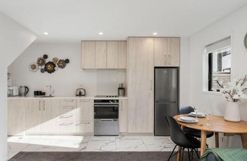 Riccarton Apartment | Brand New Opposite Hagley Park Close CBD Hospital