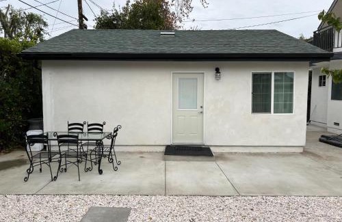 Lake Balboa House | Brand new private one bed one bath home with private parking for 2