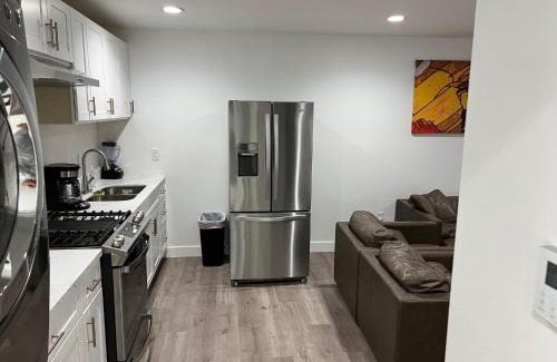 Lake Balboa House | Brand new private one bed one bath home with private parking for 2