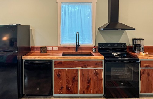 West Oak Hill Cottage | Brand new quiet, charming cottage in laid-back Austin