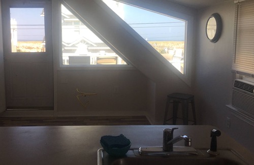 North Beach Haven House | BRANT BEACH - One house off Ocean