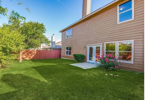 Little Elm House | Breathtaking and spacious 2 story home!