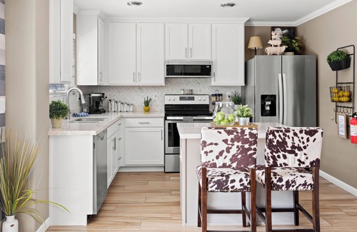 Gold Canyon House | Breathtaking Backyard|Hot Tub|Heated Pool|Dog-Friendly